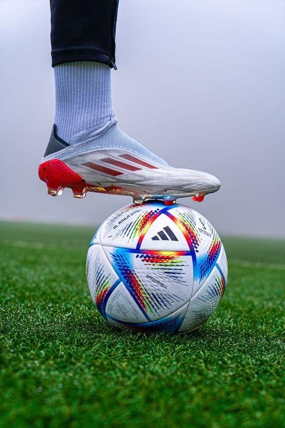 معلومات بالانجليزي عن كرة القدم