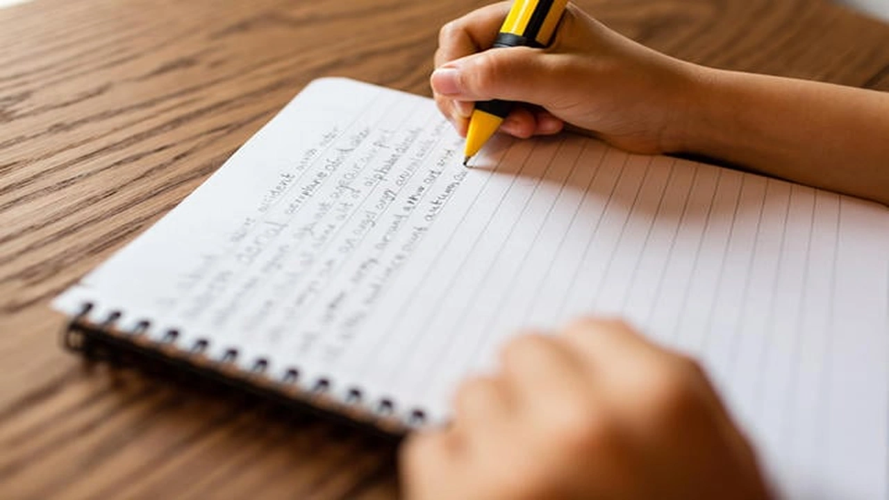 صورة موضوع تعبير انجليزي عن نفسي