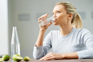 هل الإحساس بالعطش الدائم، يشير لمشكلة صحية ما ؟