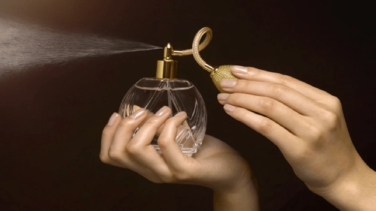 صورة وين احصل العطور الأصلية في الرياض