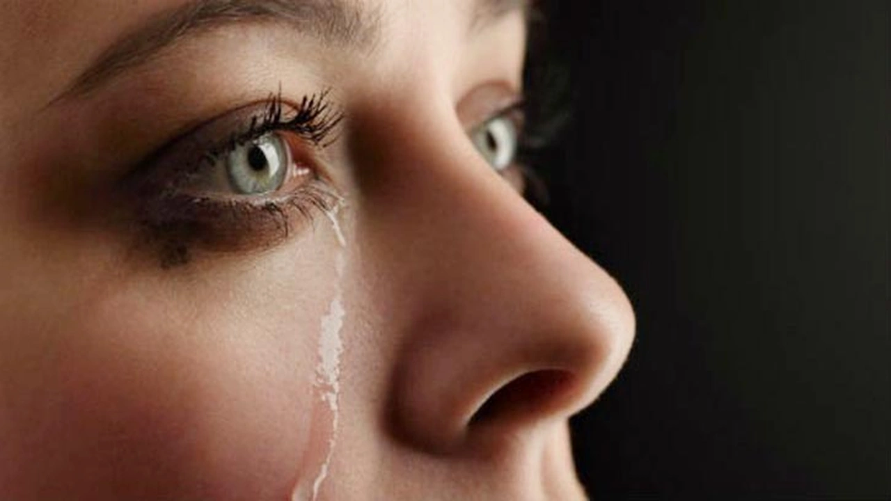 صورة أسباب كثرة البكاء