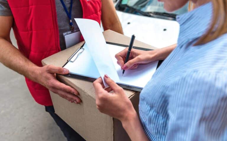 أسماء شركات توصيل الطلبات للمنازل في الإمارات