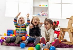 أفكار مبتكرة لصناعة ألعاب تعليمية بسيطة للأطفال