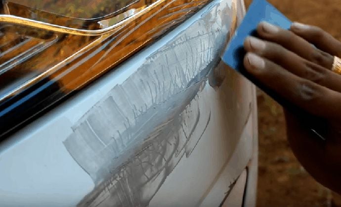إزالة خدوش السيارة بطلاء الأظافر