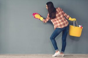 إزالة قلم الفلوماستر من الجدار