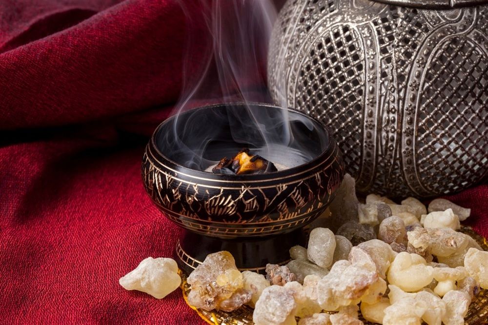 ابيات شعر في دهن العود