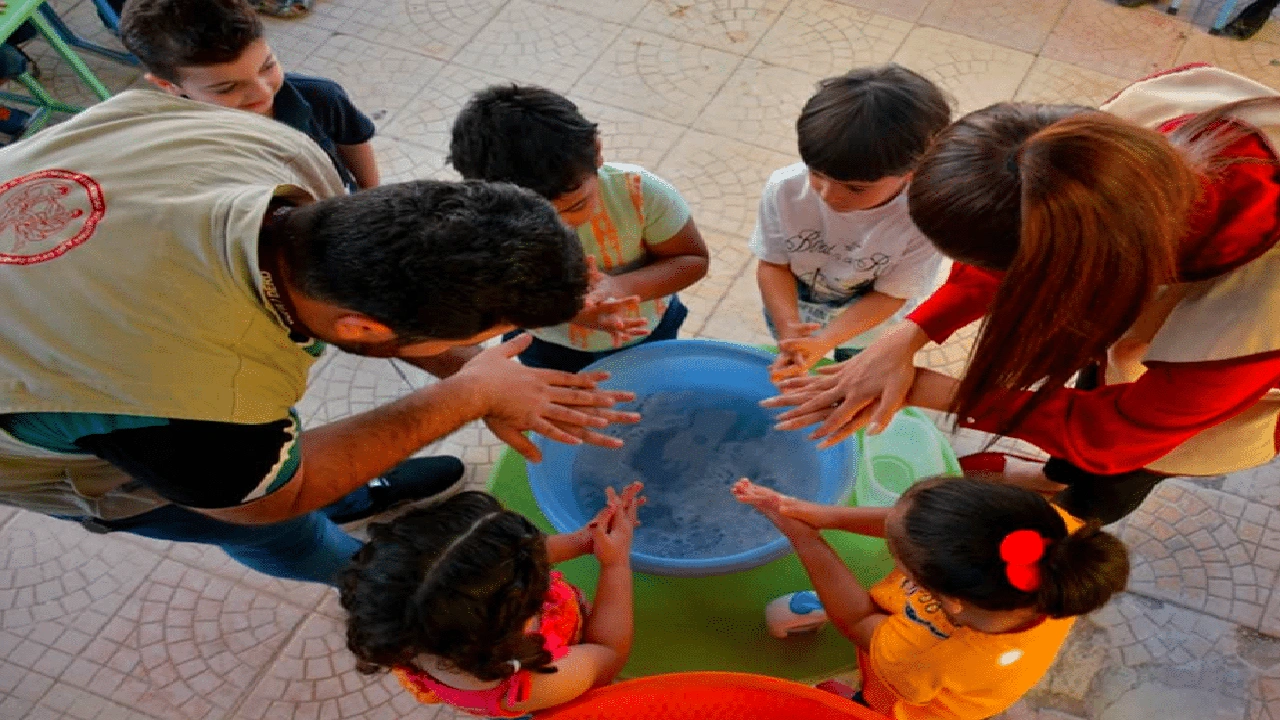 صورة اذاعة مدرسية عن النظافة في المدرسة