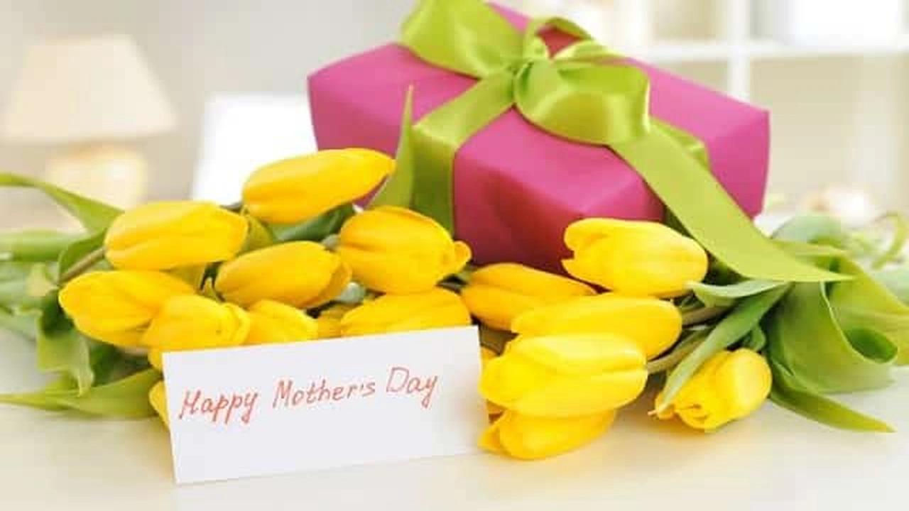 صورة اذاعة مدرسية عن عيد الام