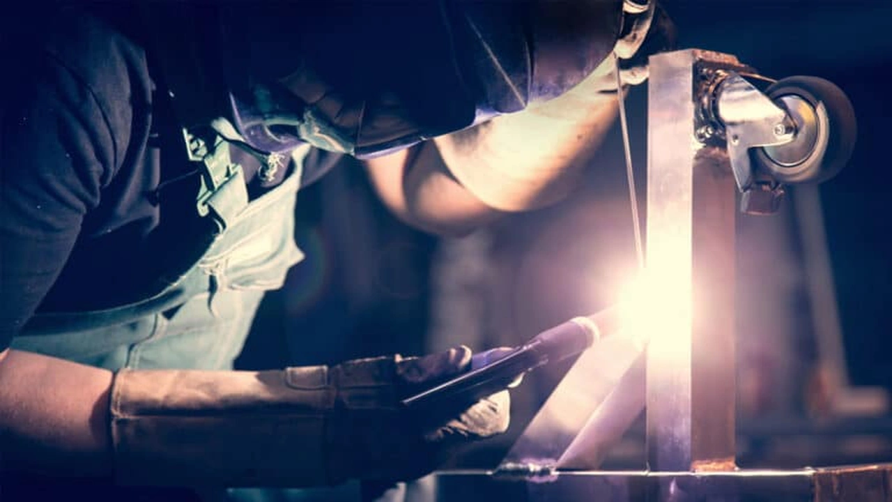 صورة اسماء شركات الالمنيوم في الامارات