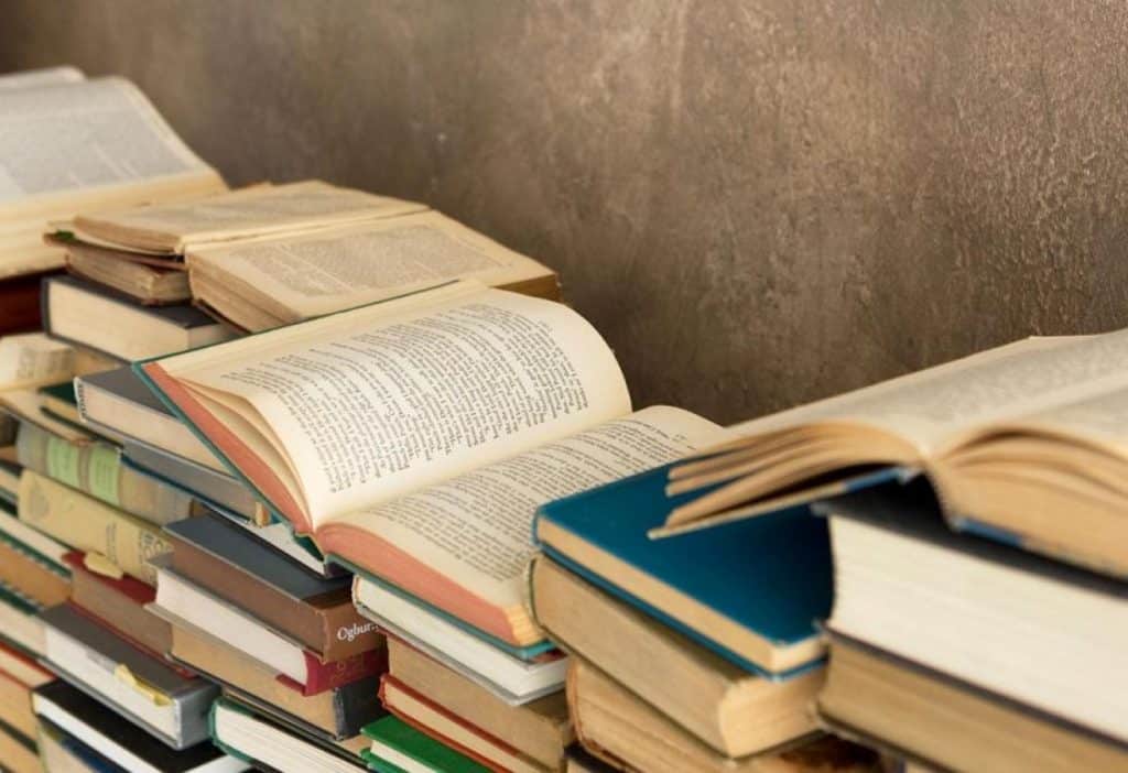 افضل الكتب للقراءة بالفرنسية