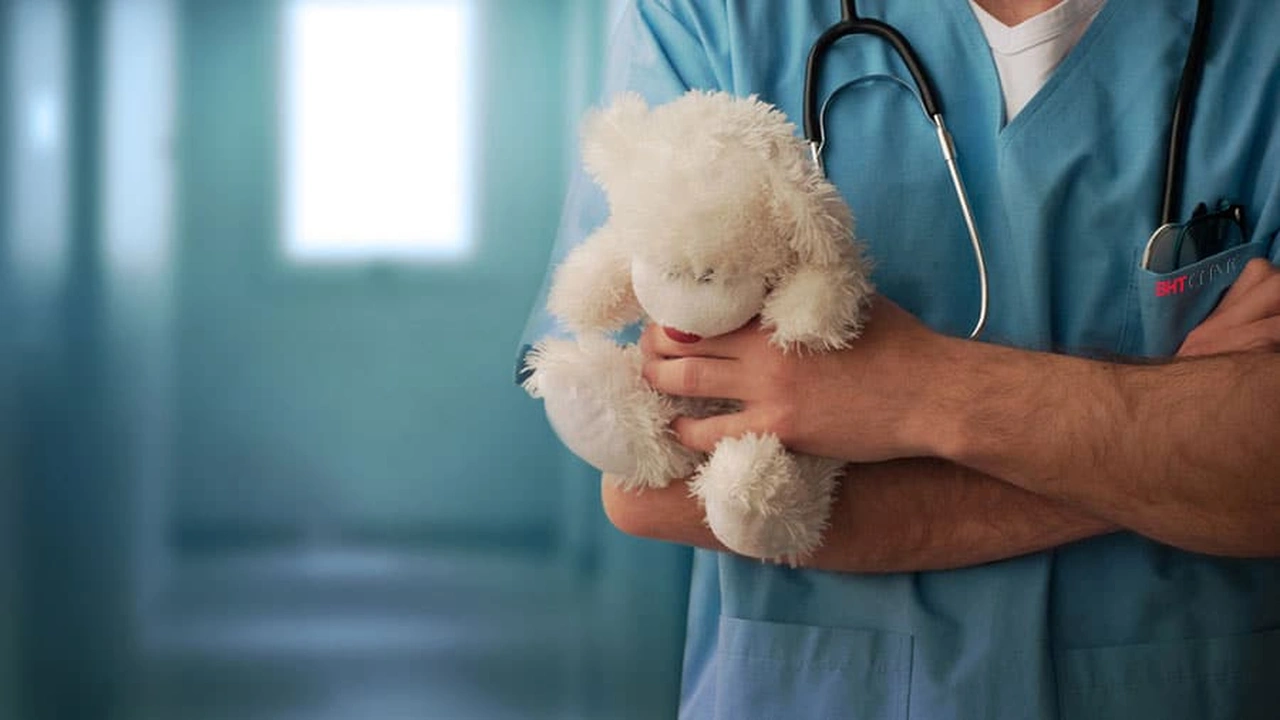 صورة افضل دكتور جراحة اطفال في الرياض