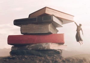 اقوال وحكم عن الكتاب