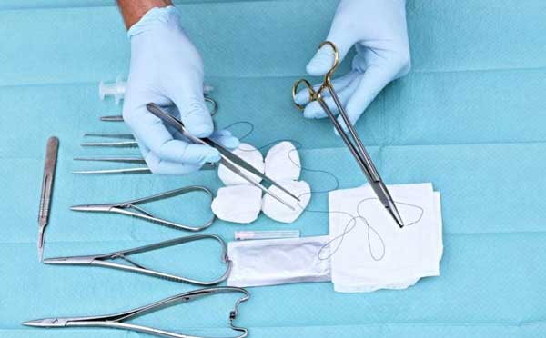 الفرق بين الخياطة التجميلية والخياطه العادية بعد الولادة