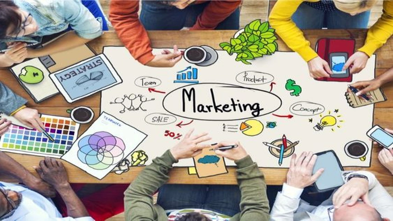 صورة الوصف الوظيفي لموظف التسويق