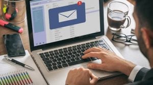 ايميل اعتذار عن التأخير في الرد بالانجليزي