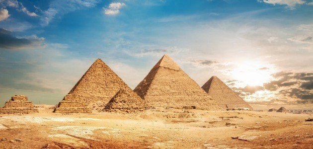 برجراف عن a famous city in egypt