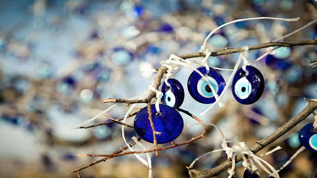 صورة برزنتيشن عن خرافات الشعوب بالانجليزي