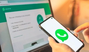 برنامج تنزيل ستوري واتساب للايفون
