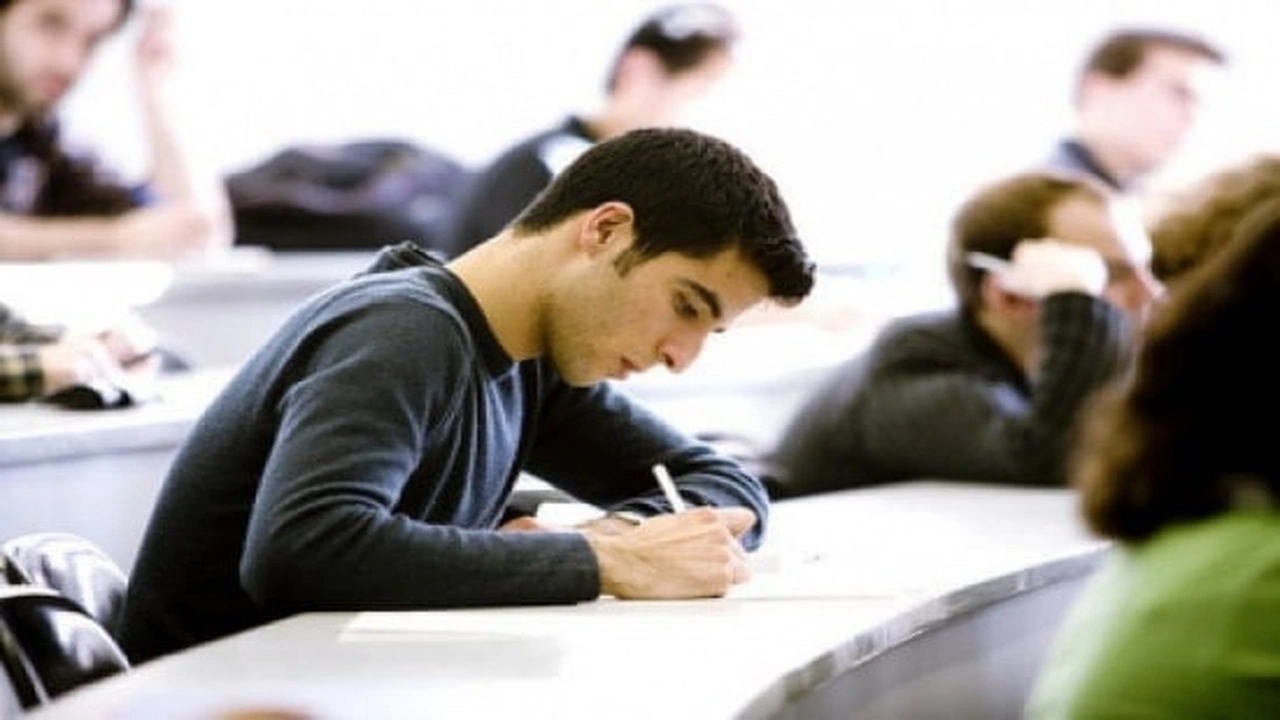 صورة برنامج حساب معدل الثانوية العامة