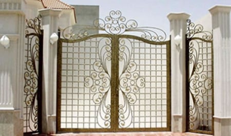 بوابات حديد