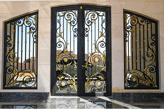 بوابات حديد