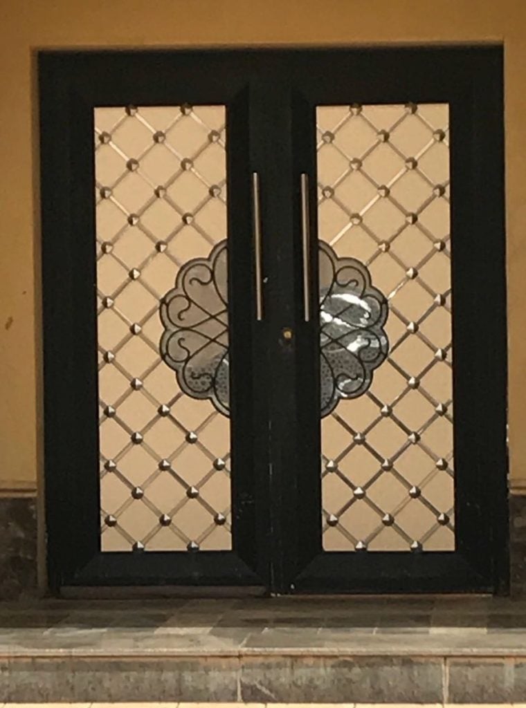 بوابات حديد