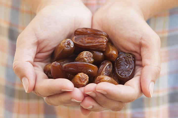 تجاربكم مع التمر لتسهيل الولادة