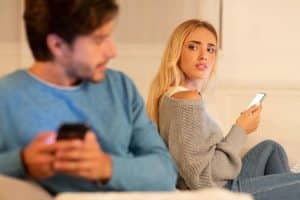 تجاربكم مع الزوج الشكاك
