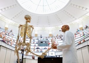 تجربتي في دراسة الطب