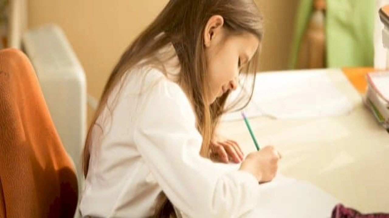 صورة تدريبات على عمل اسم الفاعل