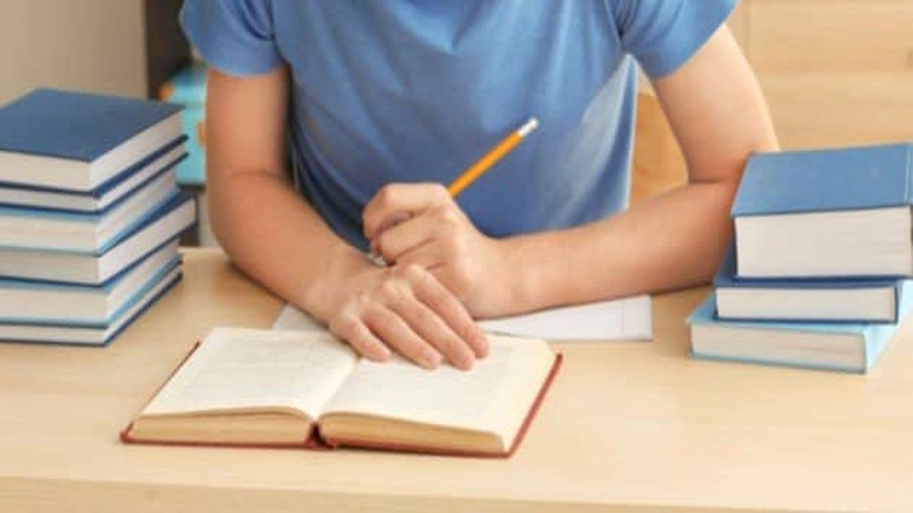 صورة تدريبات على كان التامة والناقصة