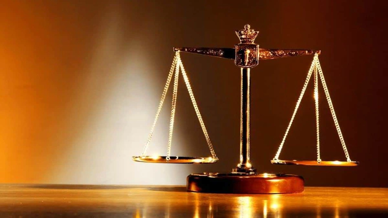 صورة تعبير عن مهنة القاضي بالانجليزي