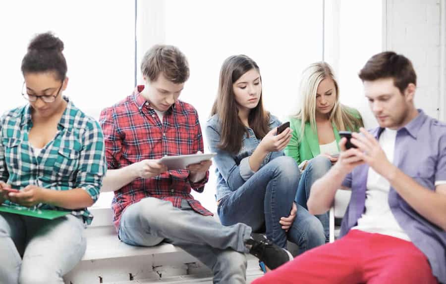 تعبير عن وسائل التواصل الاجتماعي بالفرنسية
