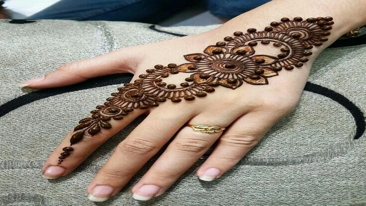 صورة تفسير حلم الحناء في المنام