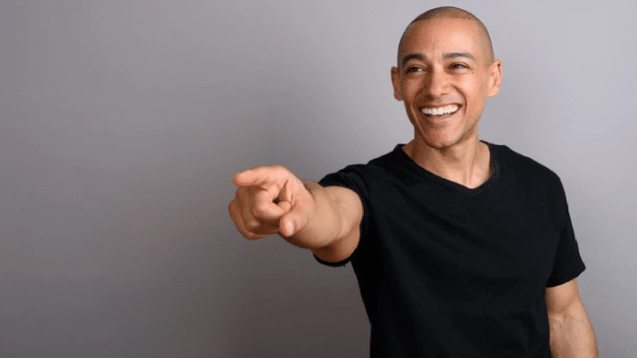 صورة تفسير حلم الضحك في المنام