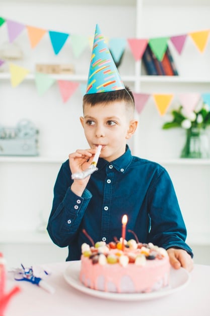 تهنئة عيد ميلاد طفل عمره سنتين