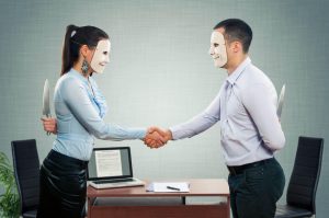 حكم عن النفاق في الحياه