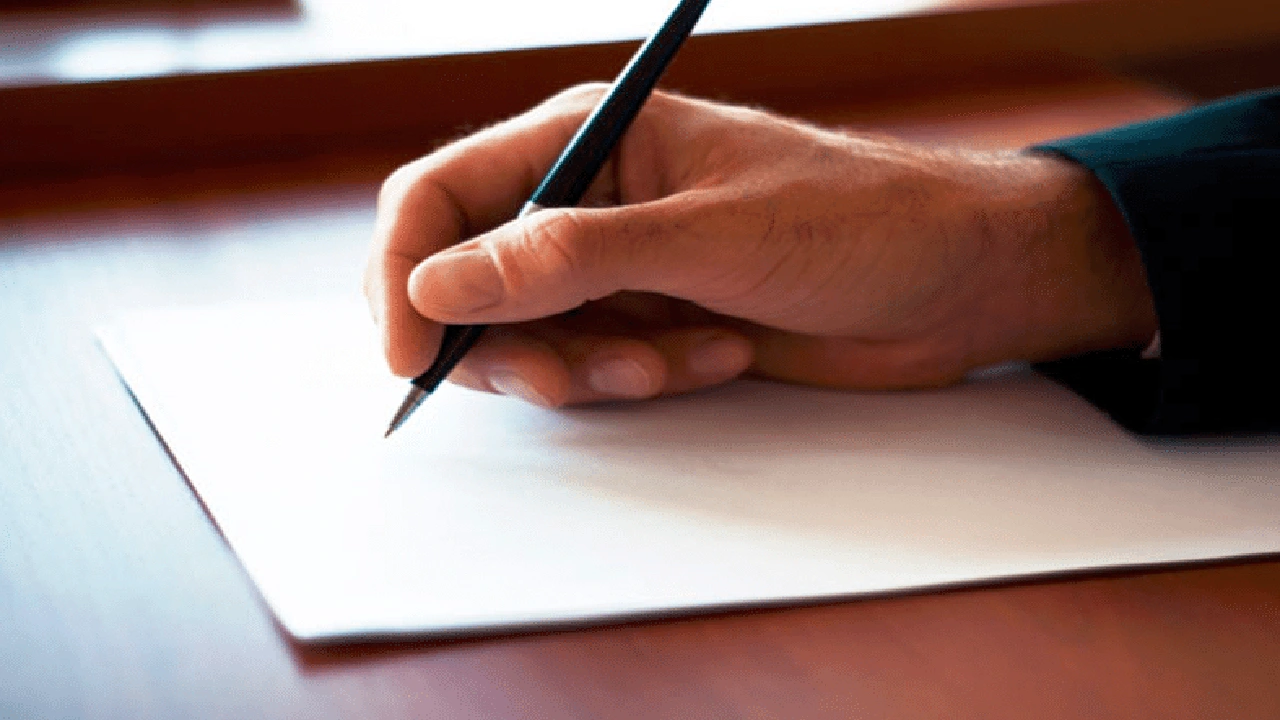 صورة خطوات كتابة موضوع مقالي