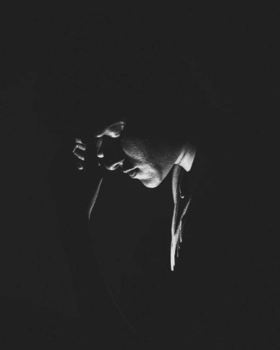 خلفيات تيك توك سوداء