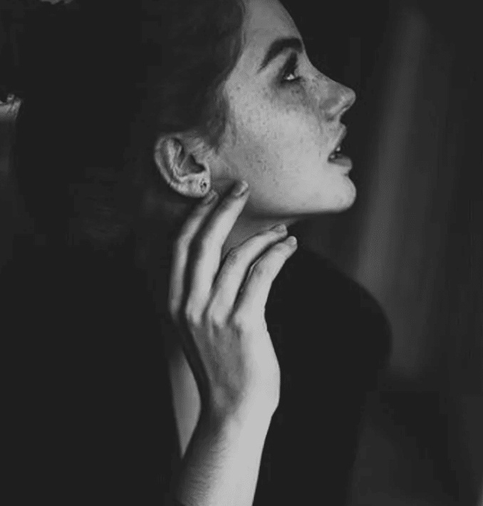 خلفيات تيك توك سوداء
