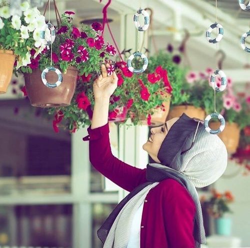 خلفيات واتس اب للبنات محجبات كرتون