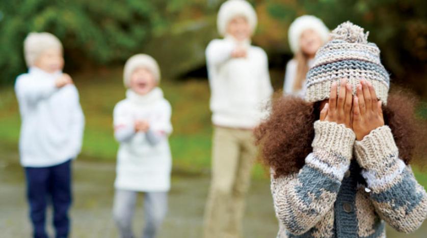 رد على شخص عنصري