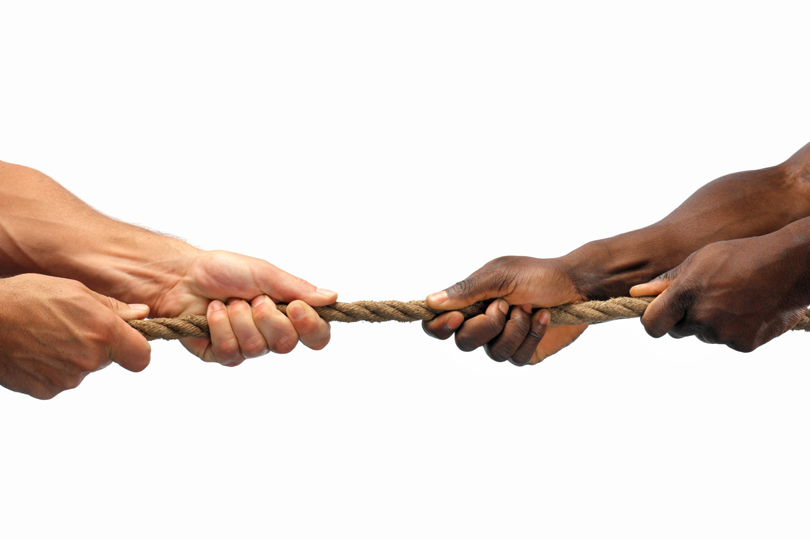 رد على شخص عنصري