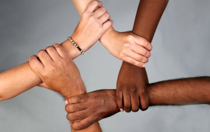 رد على شخص عنصري