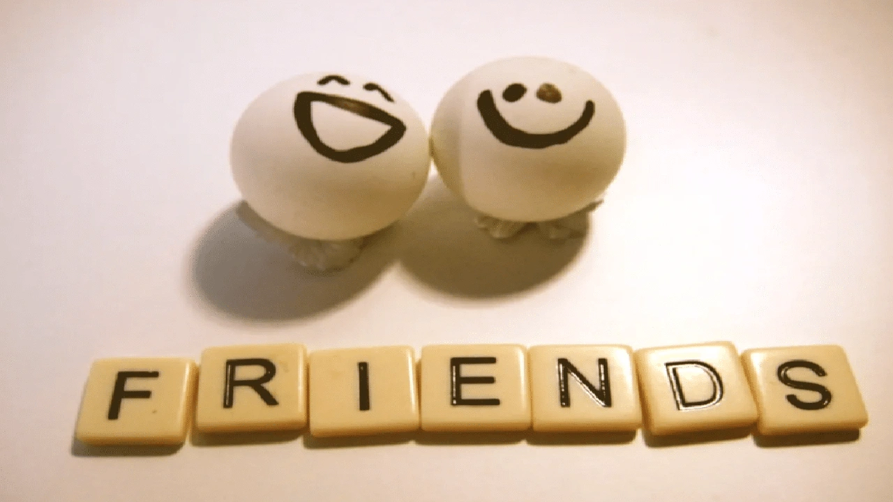 صورة رسائل كوميديه للاصدقاء