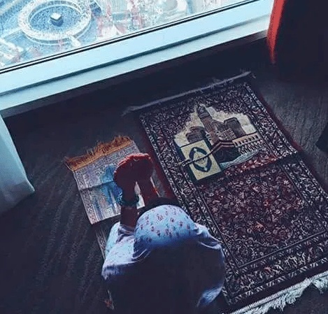 رمزيات سجادة صلاة ومصحف