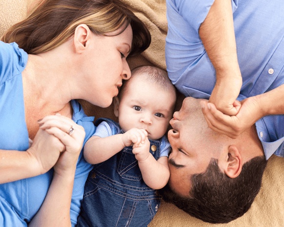 رمزيات طفل مع امه وابوه