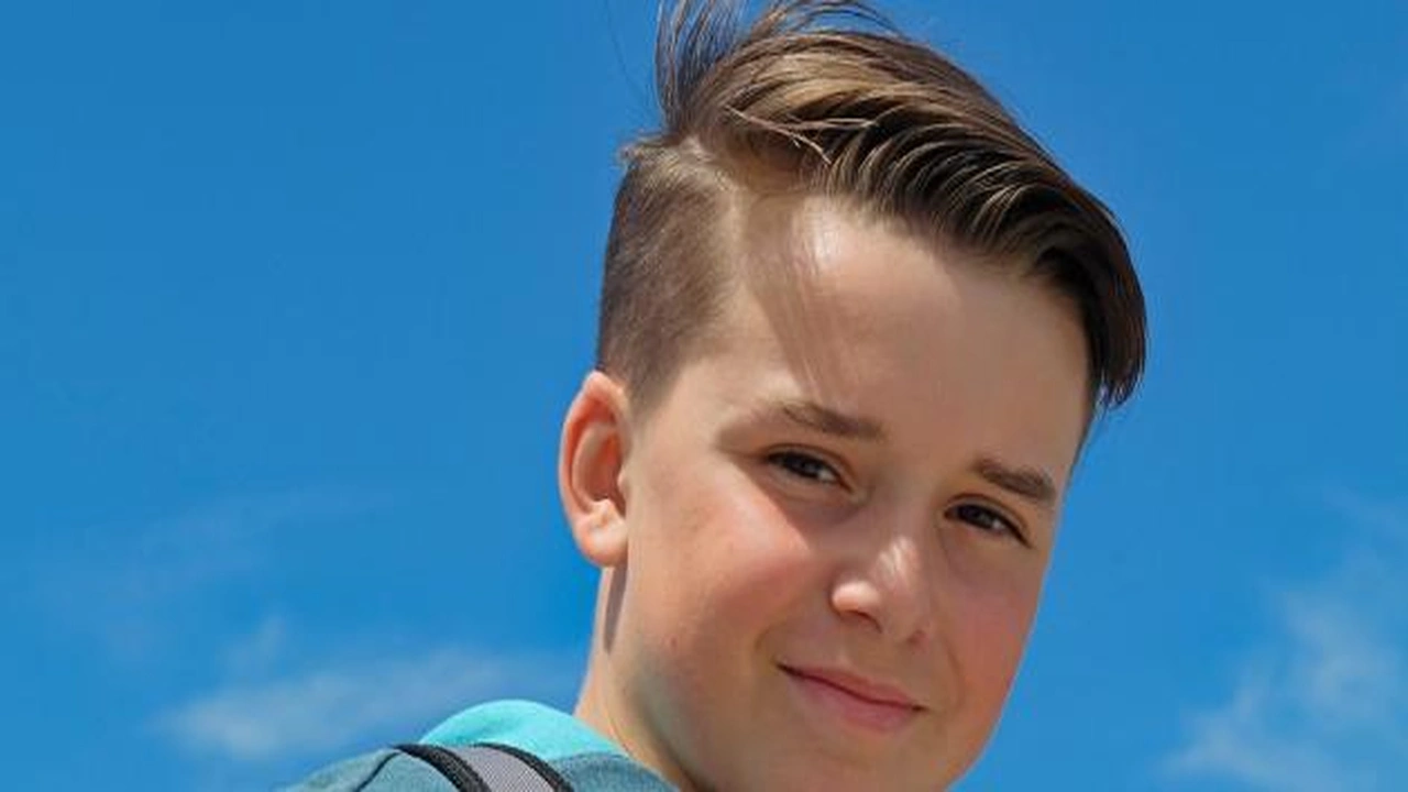 صورة سيرة ذاتية عن مرحلة المراهقة