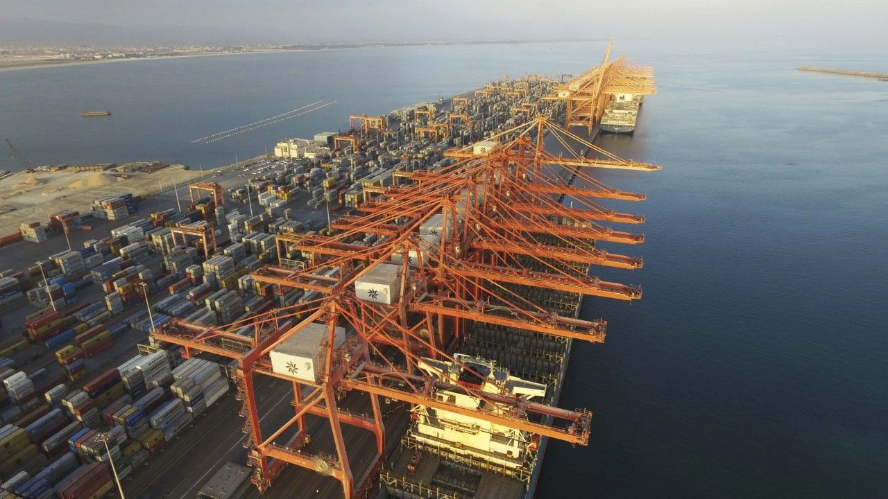 صورة شروط الاستيراد والتصدير في سلطنة عمان