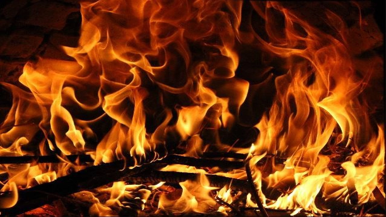 صورة شعر في وصف النار